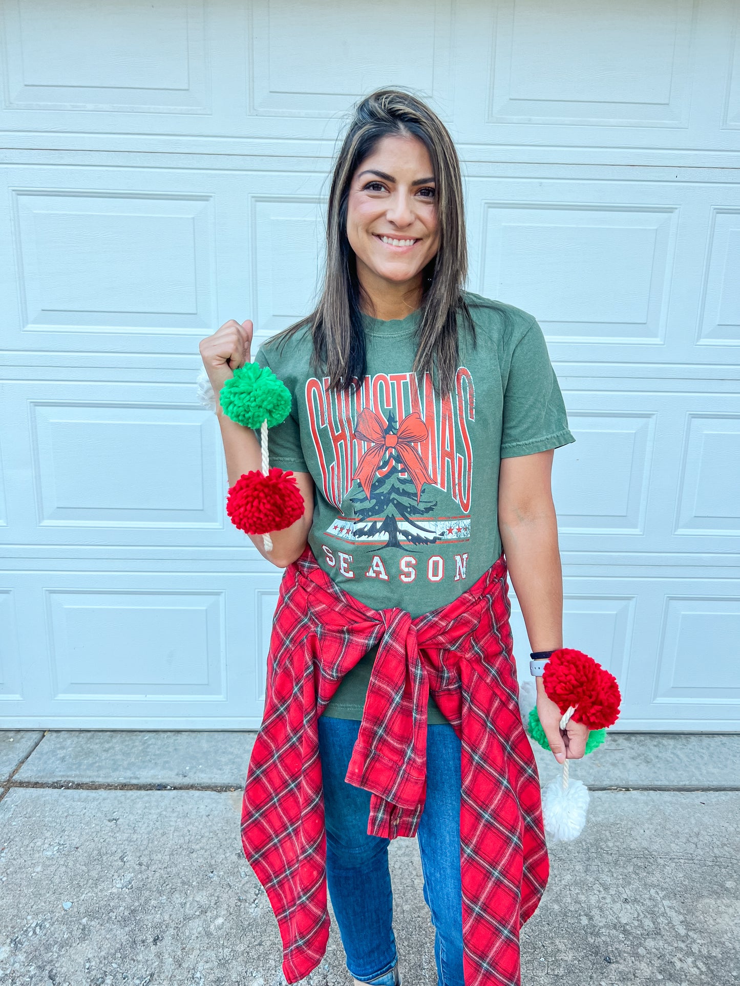 CHRISTMAS VIBES TEE (MOSS)