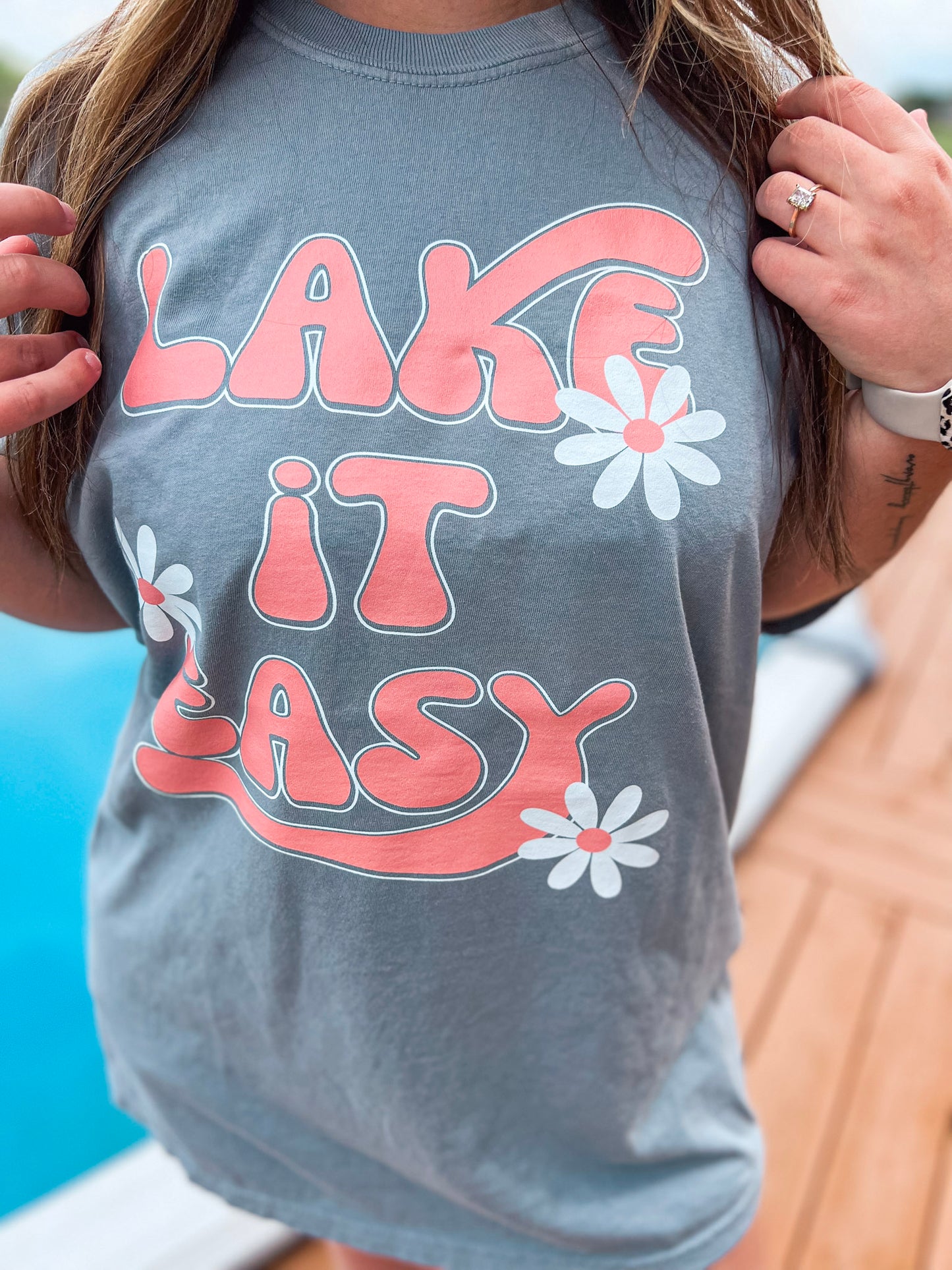 LAKE IT EASY TEE