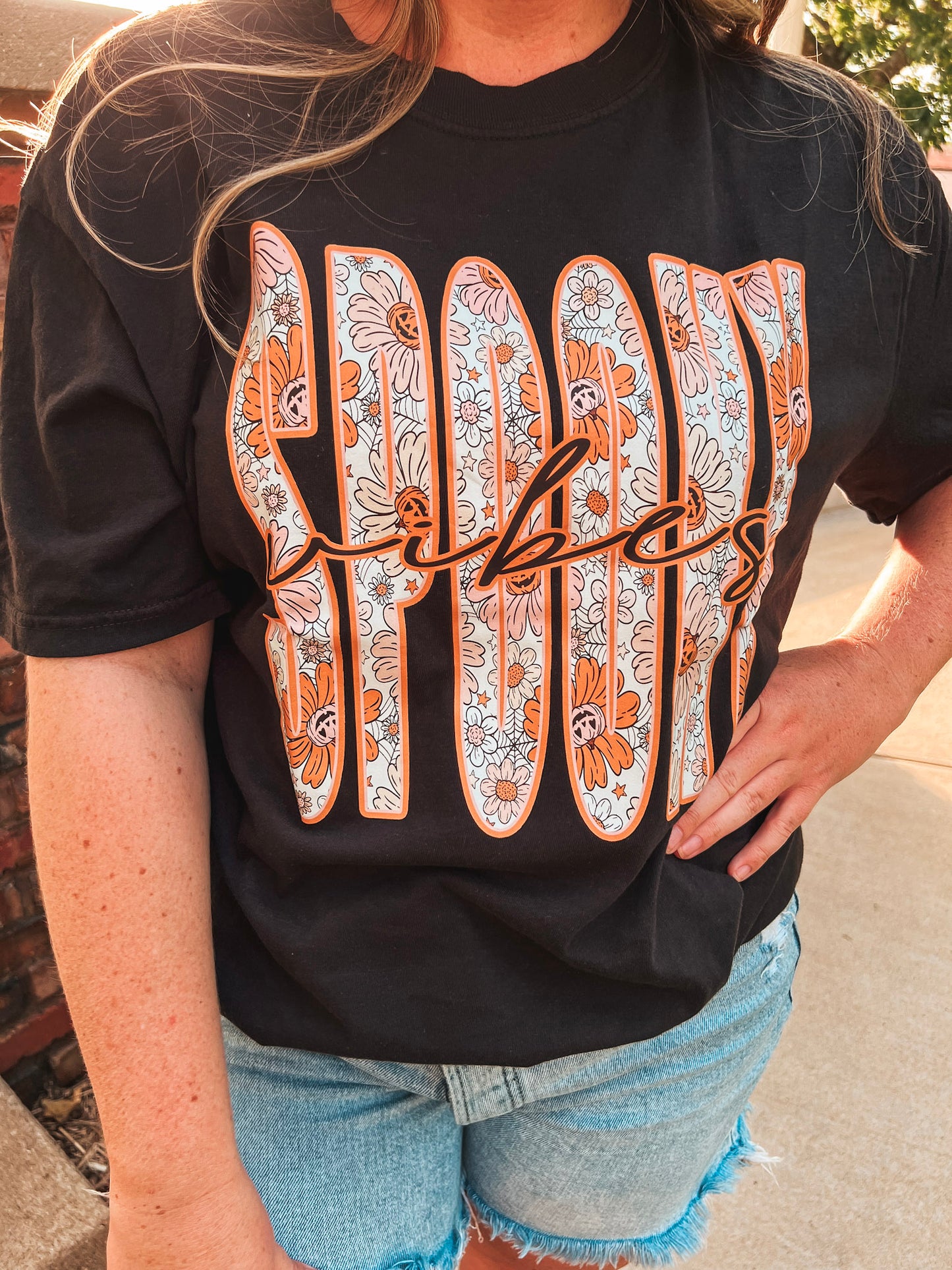 SPOOKY VIBES TEE