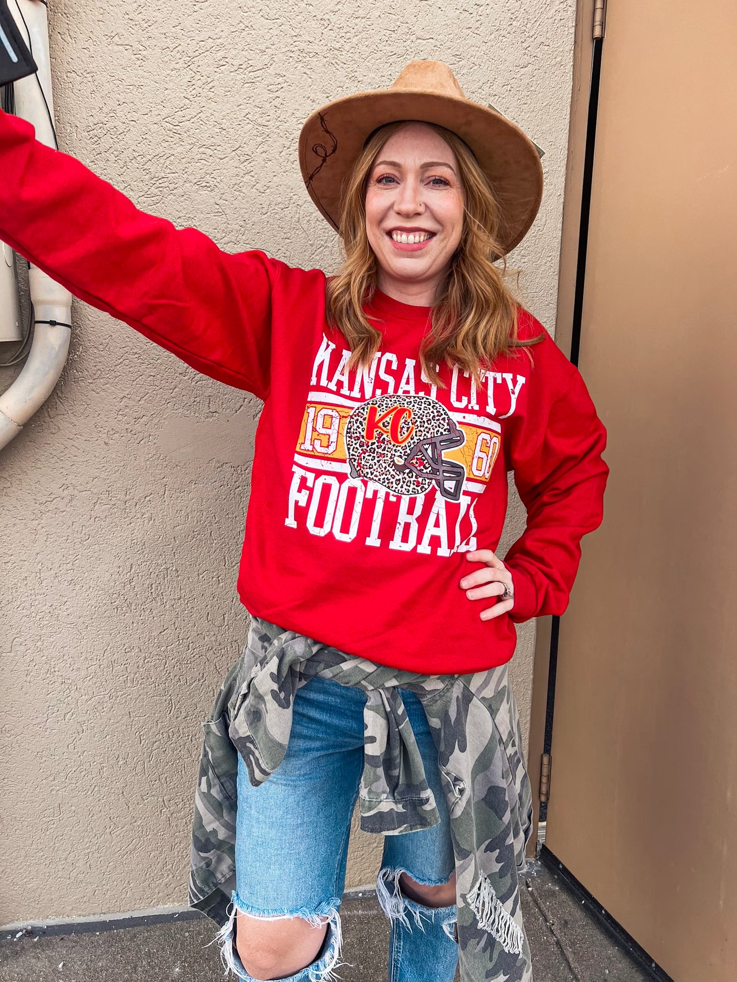 KANSAS CITY FOOTBALL SWEATSHIRT (RED)