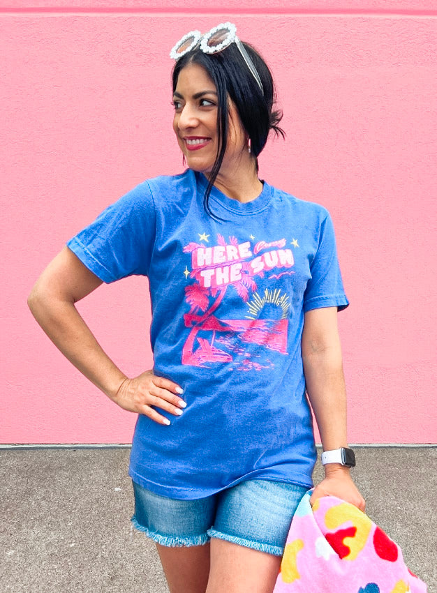 HERE COMES THE SUN TEE