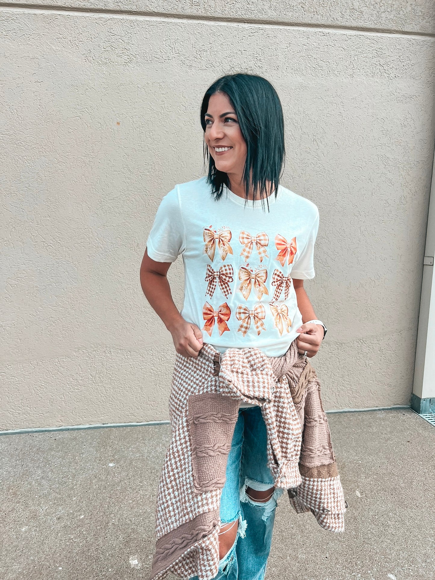 FALL BOWS TEE