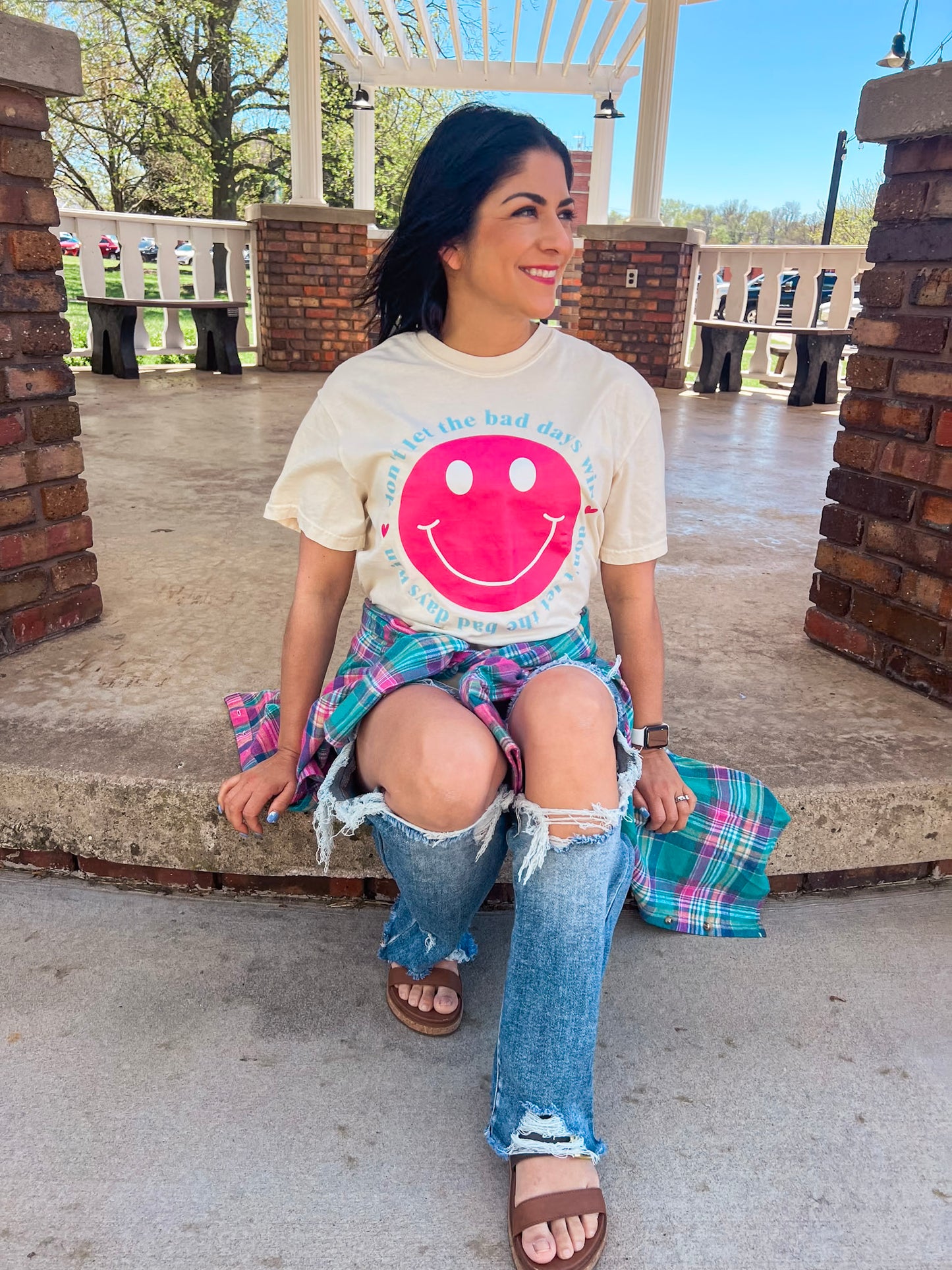 DON'T LET THE BAD DAYS WIN TEE