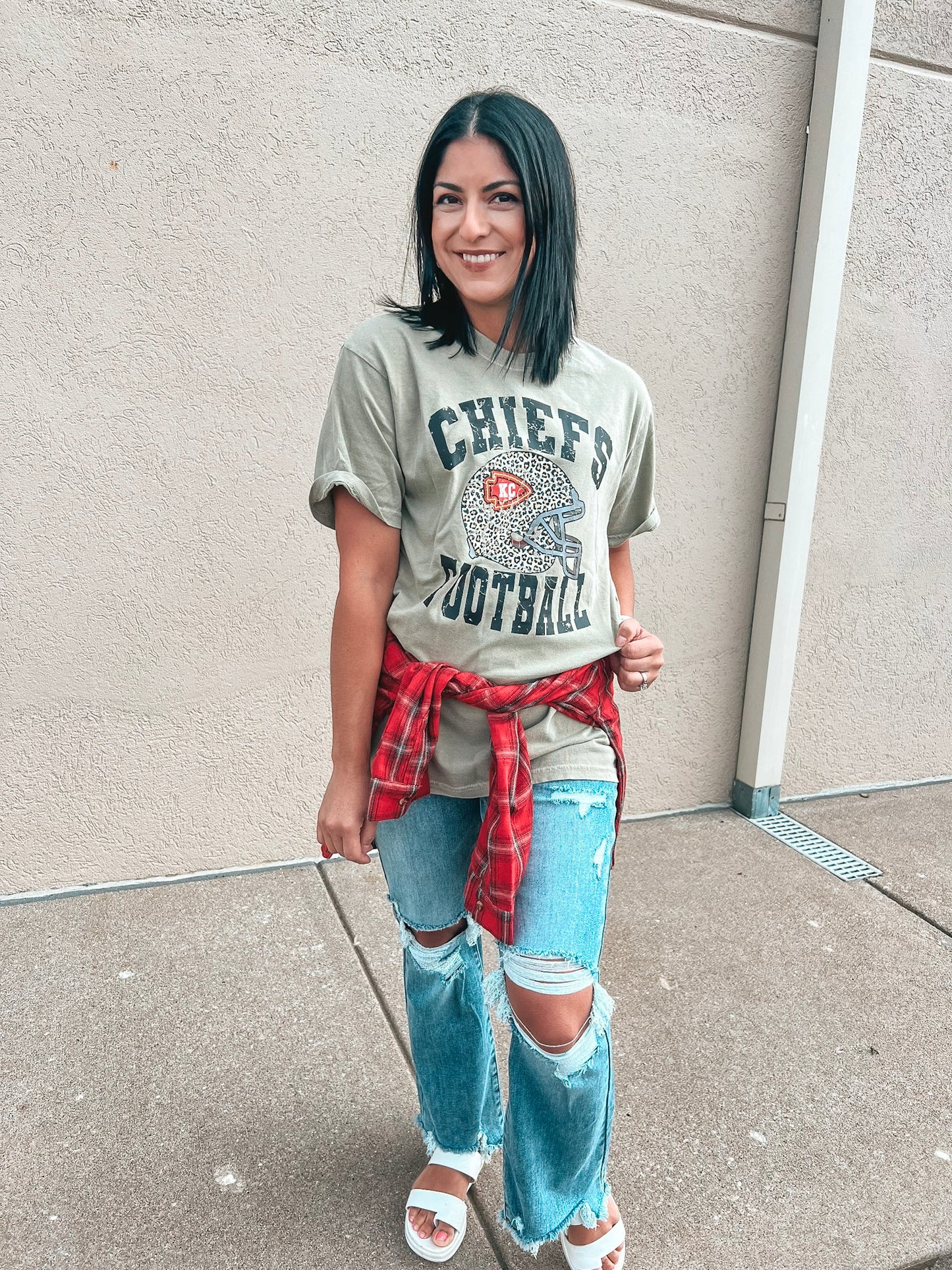 CHIEFS FOOTBALL LEOPARD HELMET TEE (KHAKI CC)