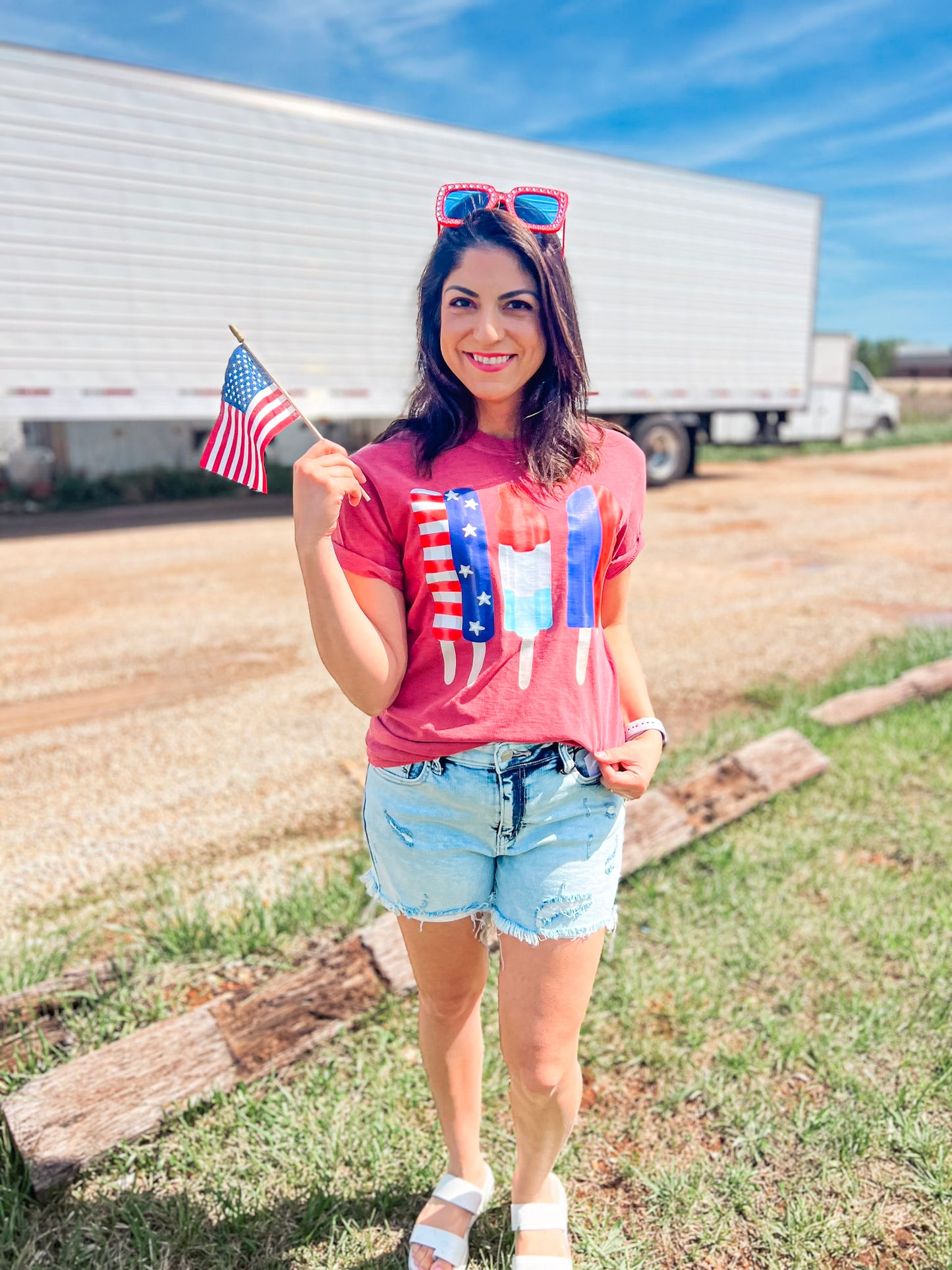 RED WHITE AND BLUE POPSICLES TEE (CRIMSON)