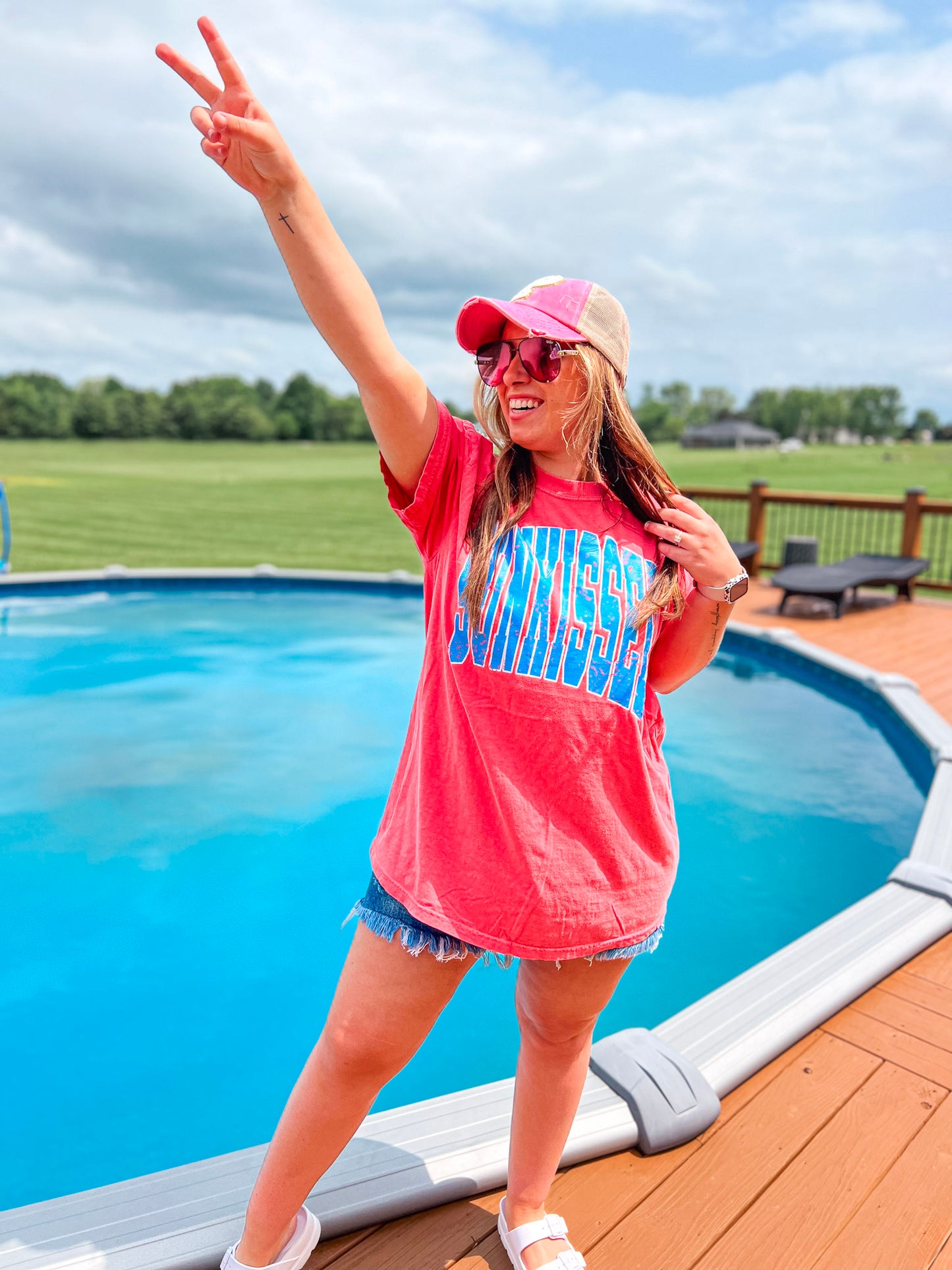 SUNKISSED TEE
