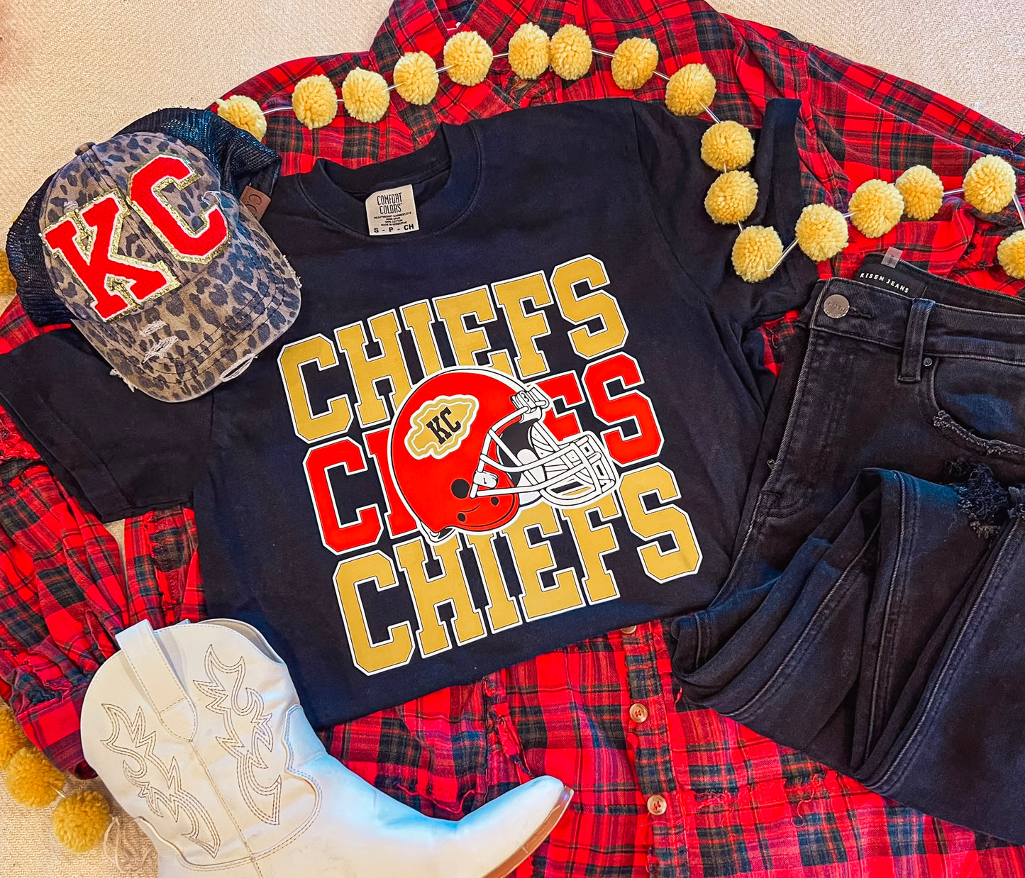 CHIEFS STACKED VARSITY TEE (BLACK CC)