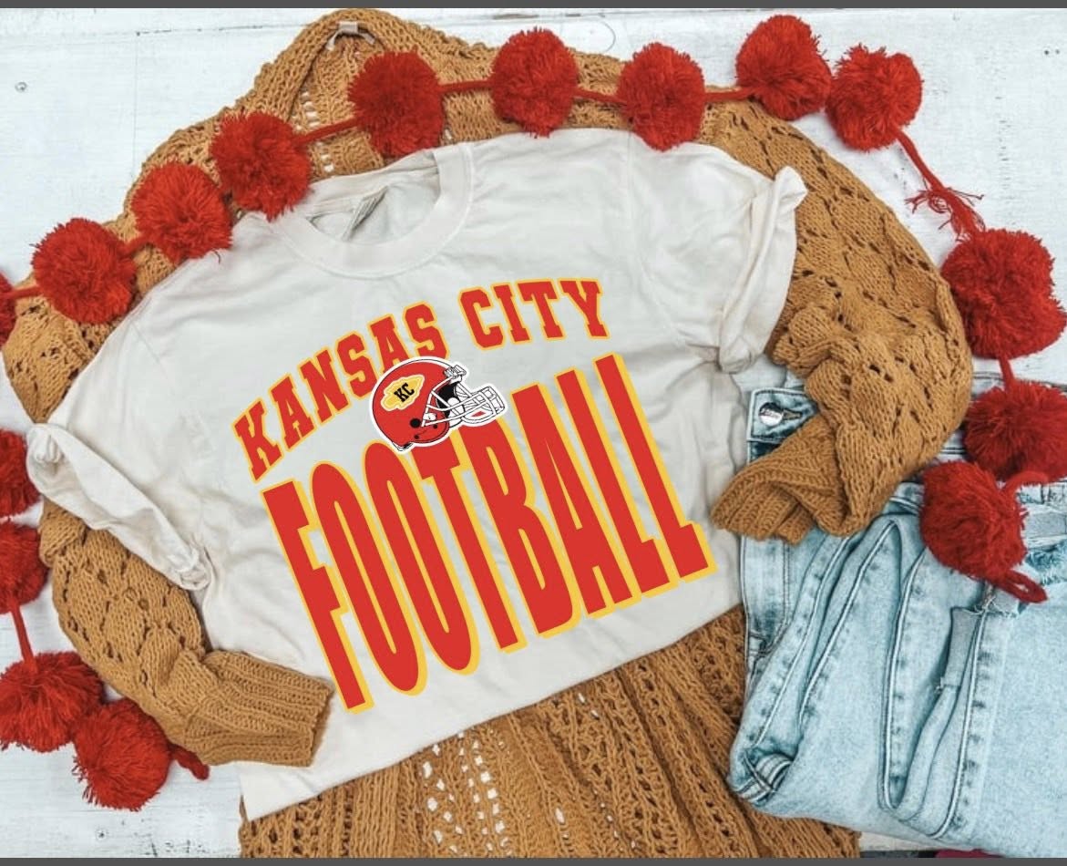 CHIEFS FOOTBALL TALL FONT TEE (IVORY CC)