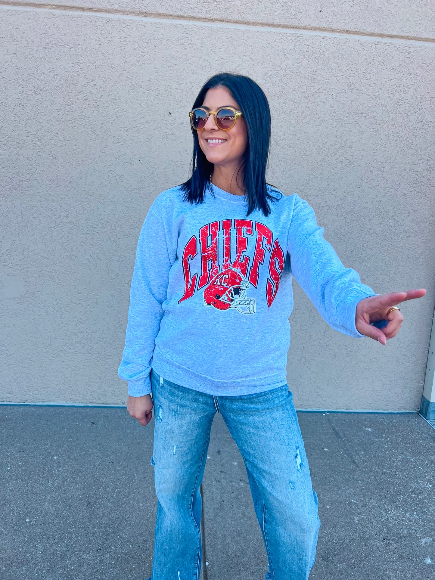 CHIEFS HELMET SWEATSHIRT (ASH)