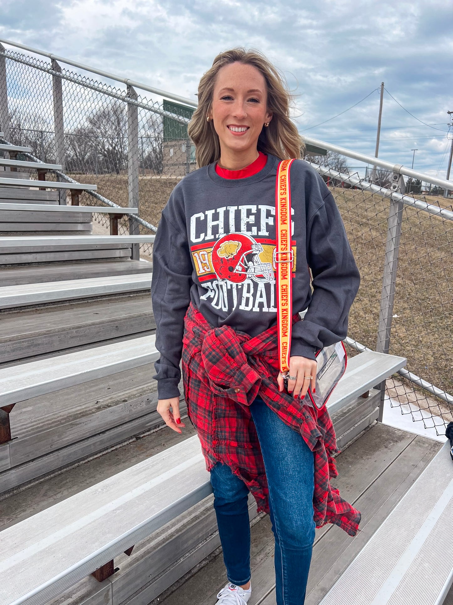 CHIEFS FOOTBALL TRENDY BLOCK SWEATSHIRT (CHARCOAL)