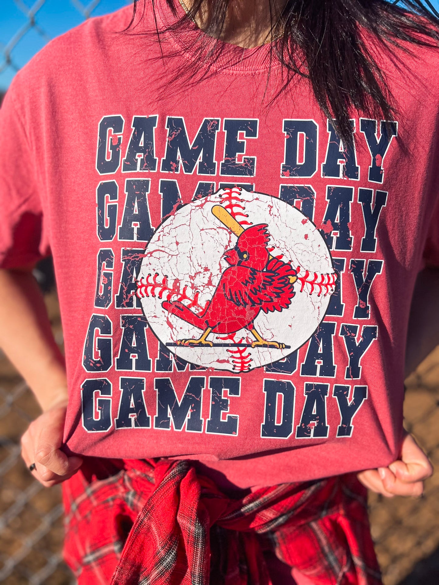 CARDINALS GAMEDAY STACKED TEE (CRIMSON CC)