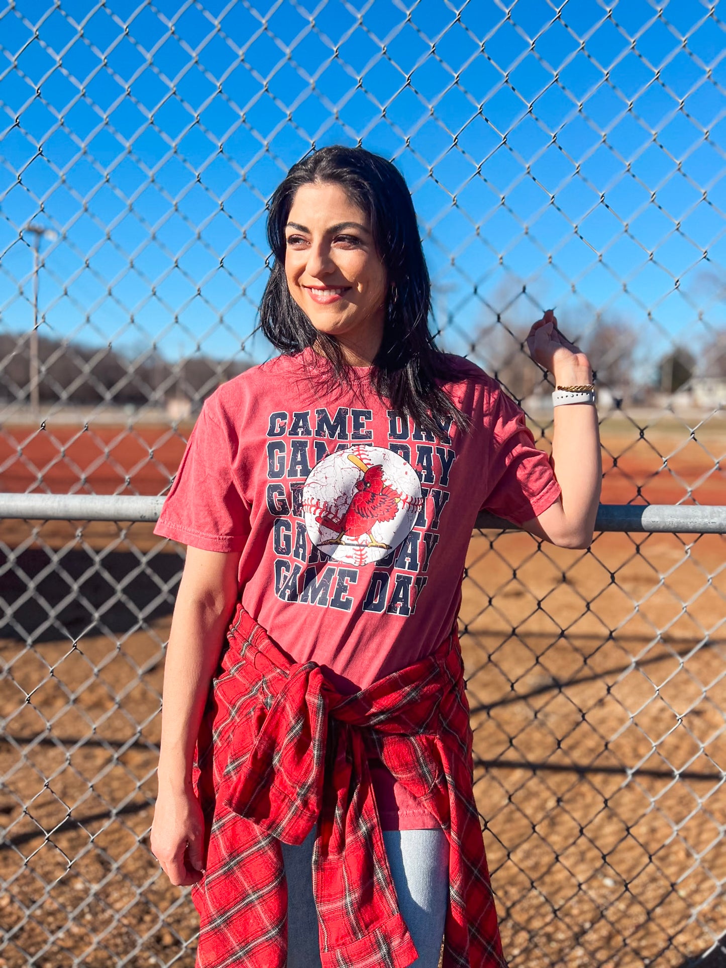 CARDINALS GAMEDAY STACKED TEE (CRIMSON CC)