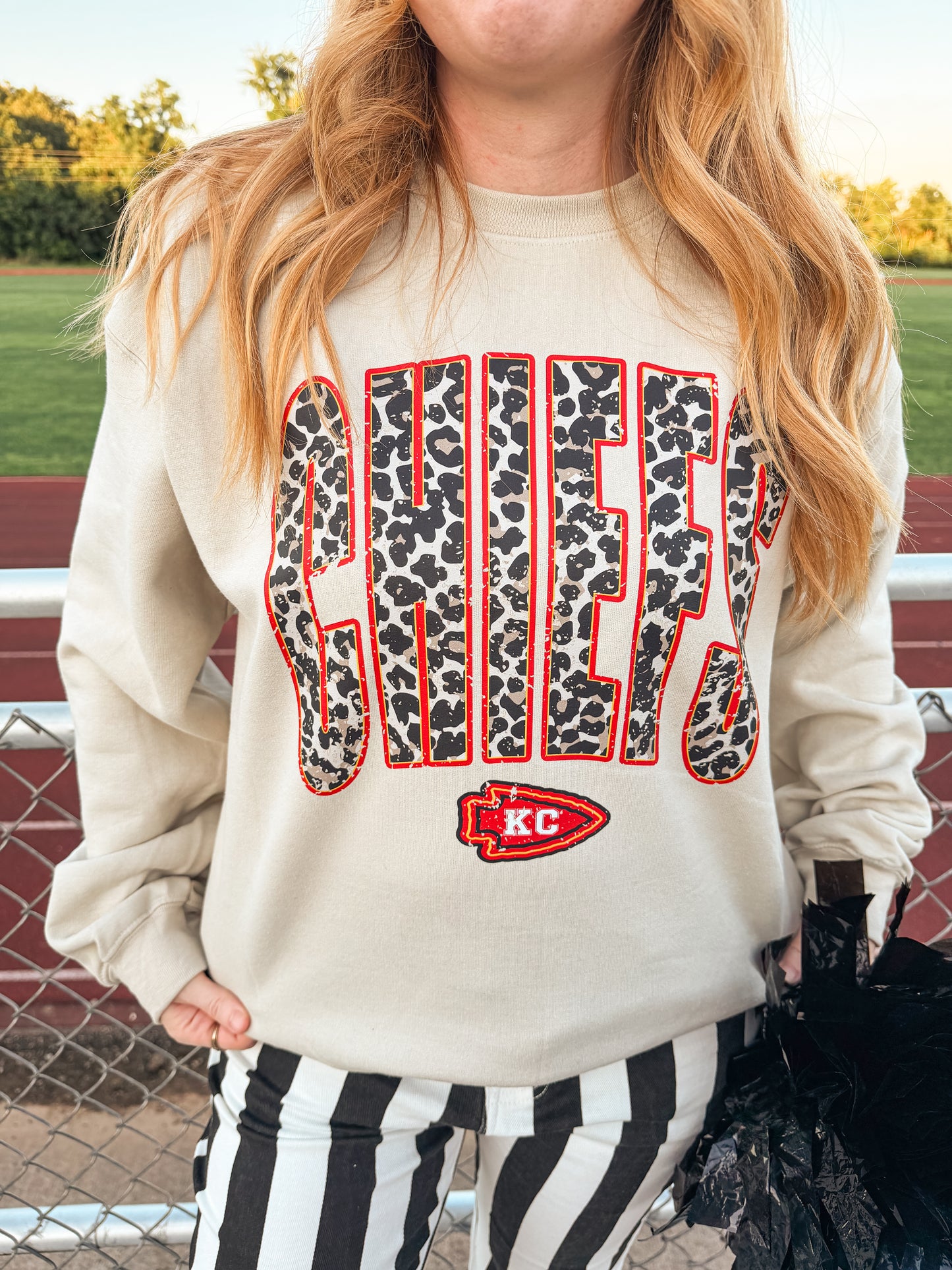 CHIEFS LEOPARD SWEATSHIRT (SAND)
