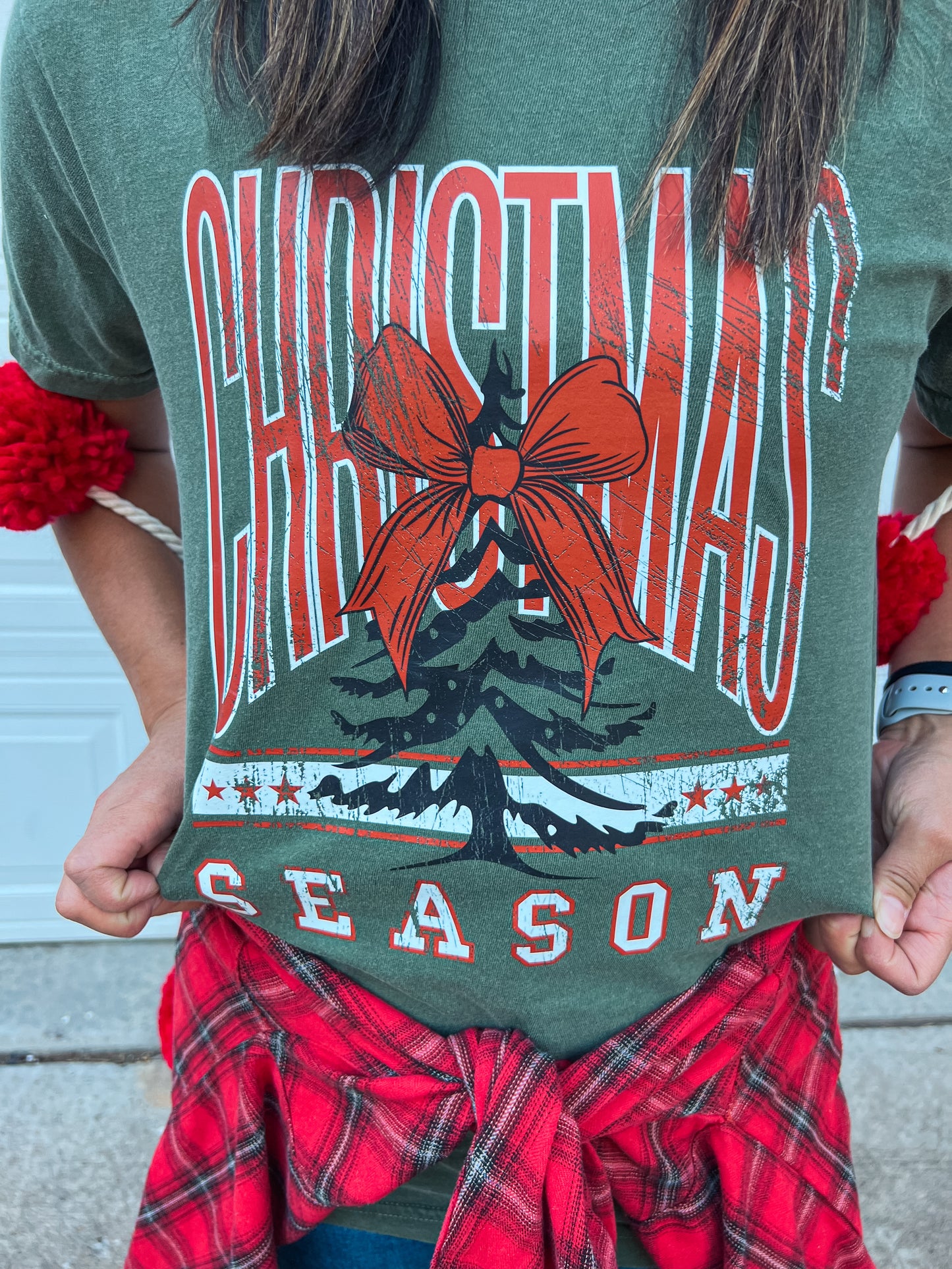 CHRISTMAS VIBES TEE (MOSS)