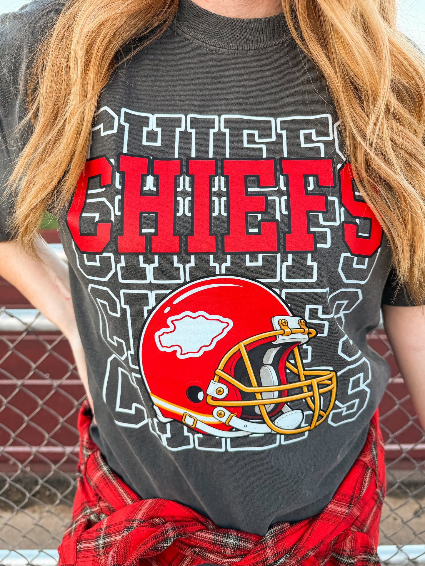 CHIEFS STACKED TEE (PEPPER)