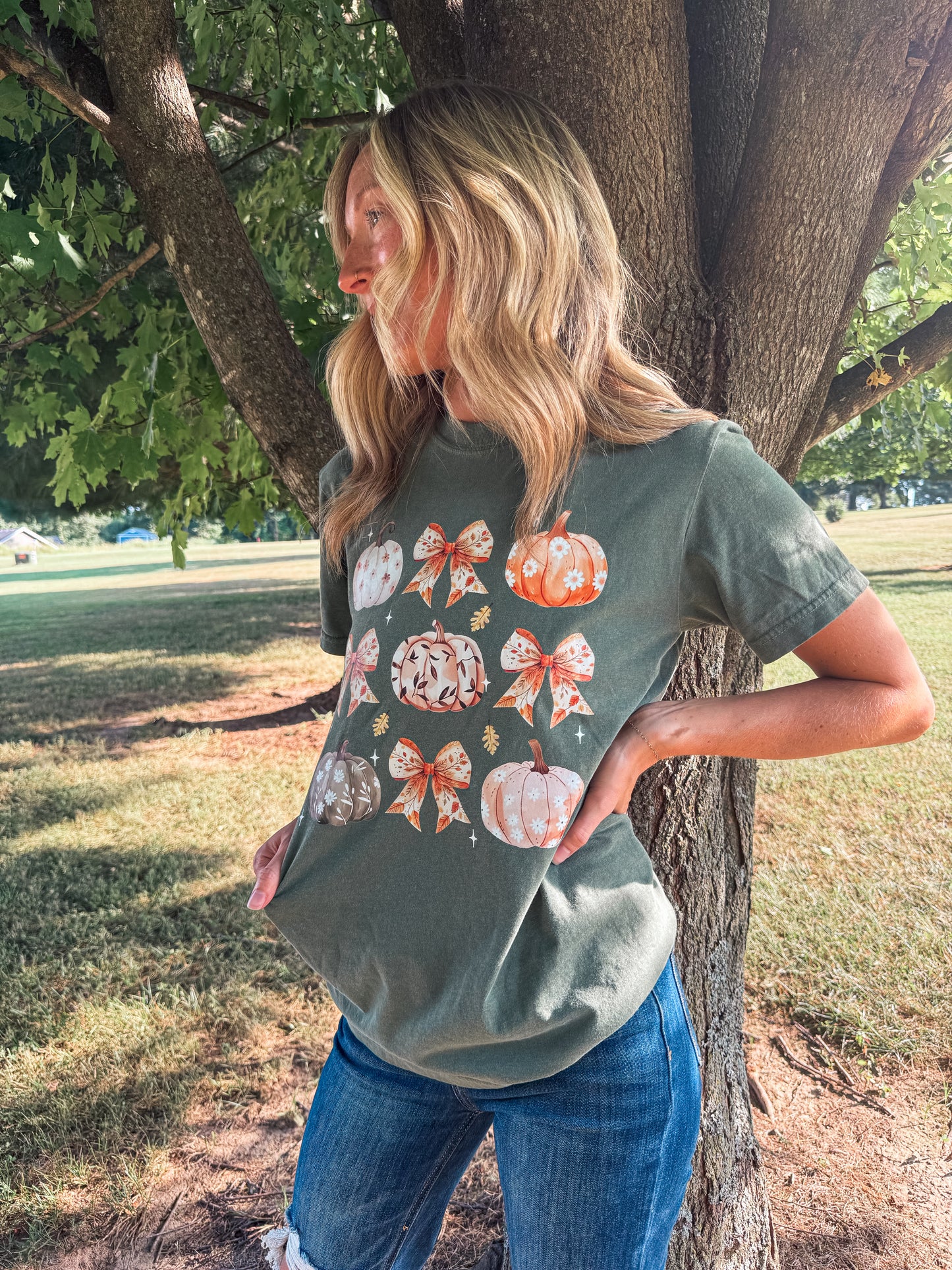 PUMPKINS & BOWS TEE (MOSS CC)