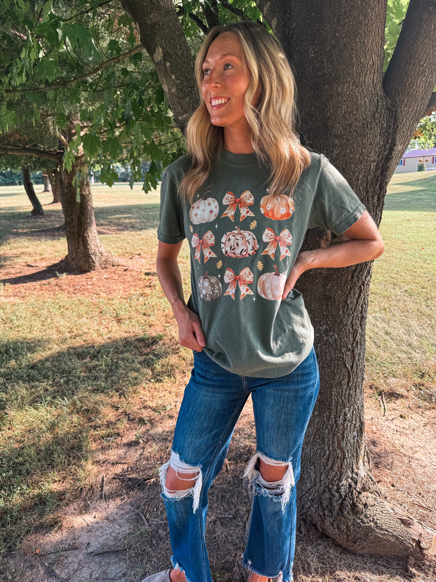 PUMPKINS & BOWS TEE (MOSS CC)