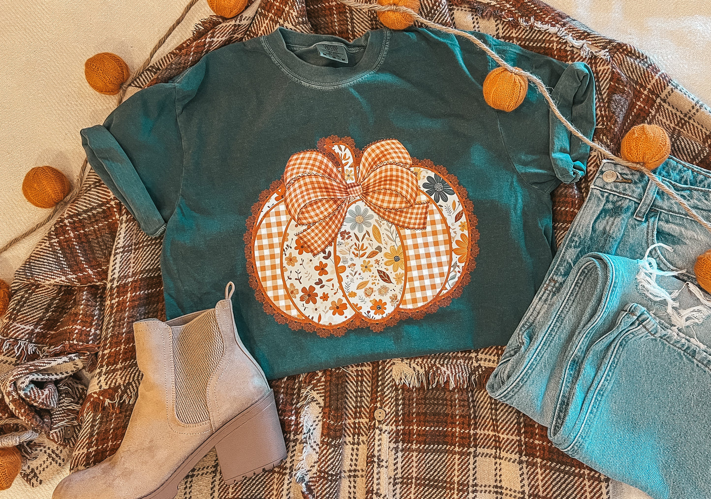 PATTERN PUMPKIN TEE (EMERALD CC)