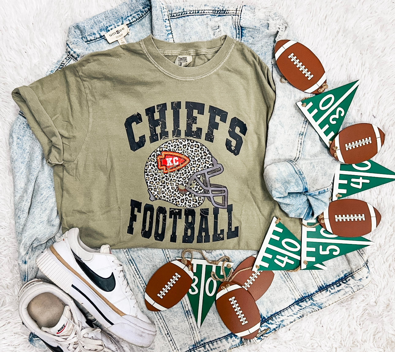 CHIEFS FOOTBALL TEE (KHAKI)