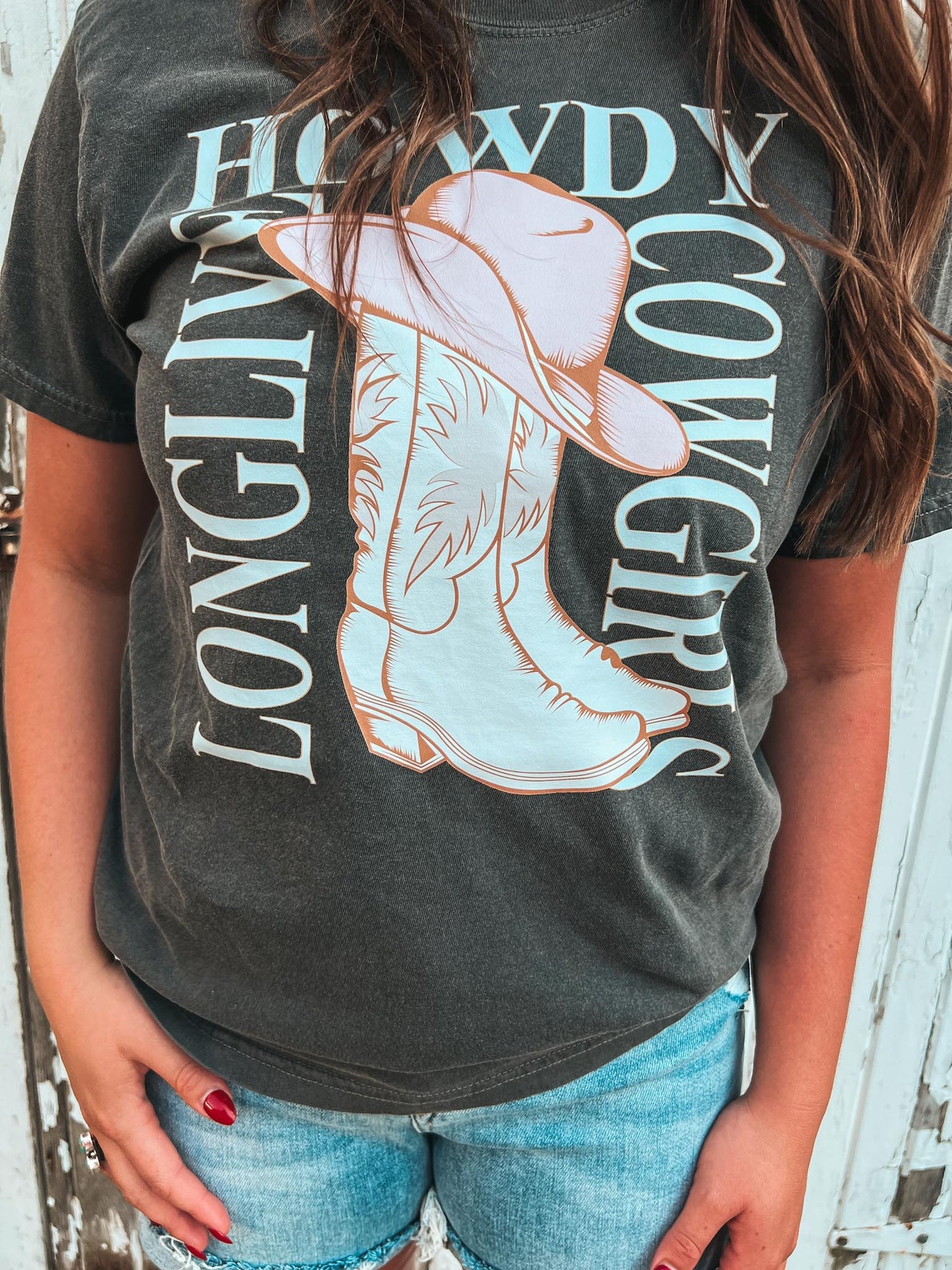 HOWDY COWGIRLS TEE