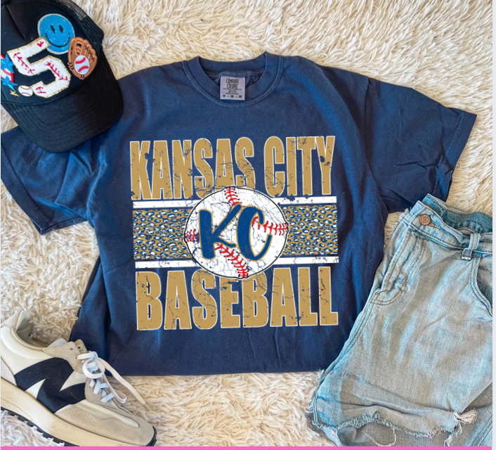 KANSAS CITY ROYALS BASEBALL LEOPARD TEE (NAVY)