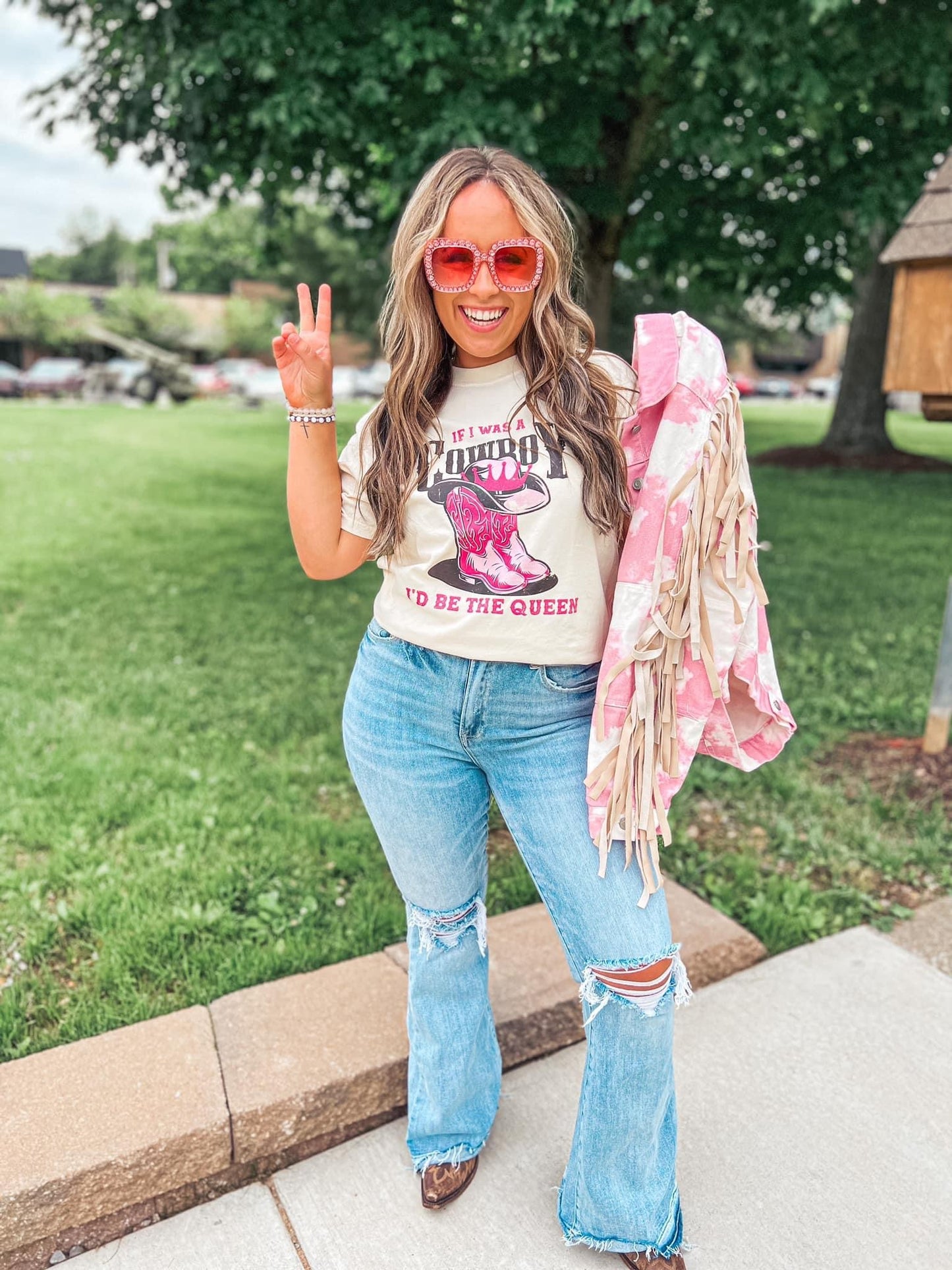 IF I WAS COUNTRY I'D BE THE QUEEN