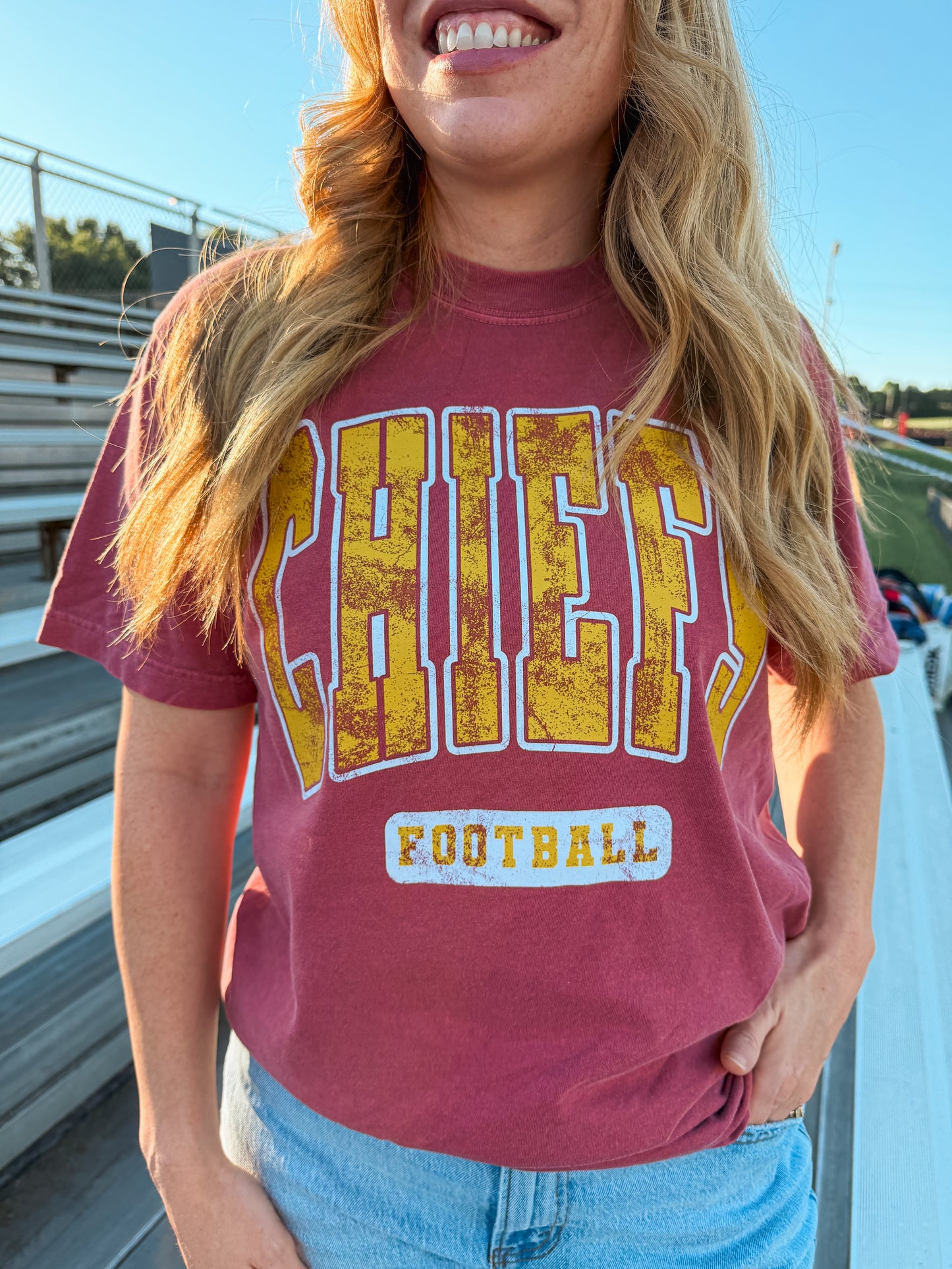 CHIEFS FOOTBALL BASIC TEE (CRIMSON)