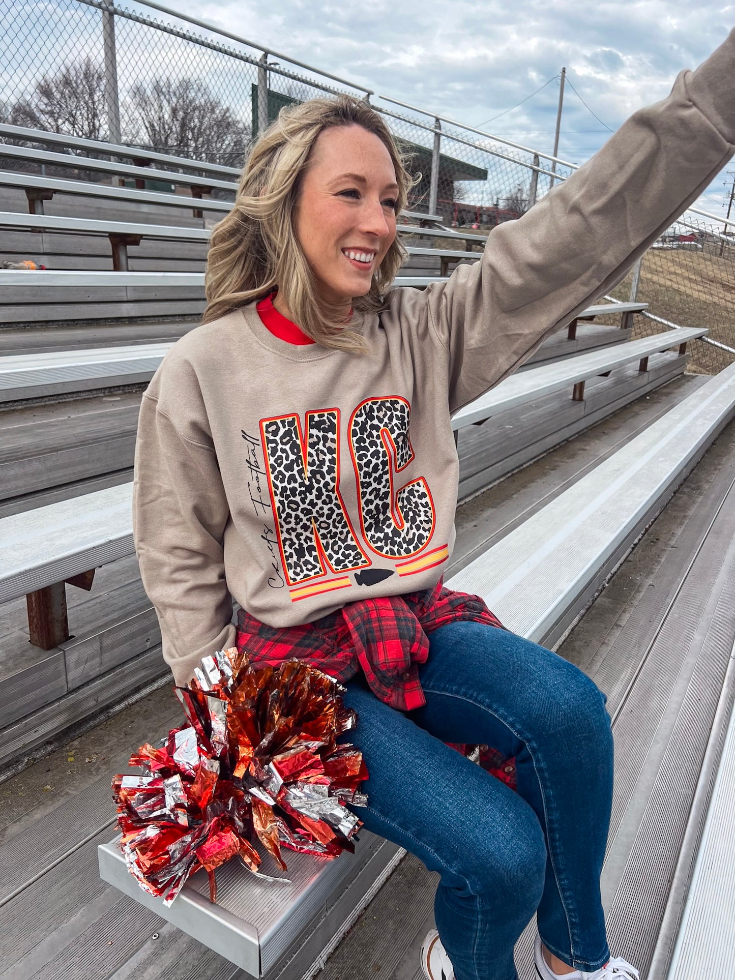 KC FOOTBALL LEOPARD SWEATSHIRT (KHAKI)