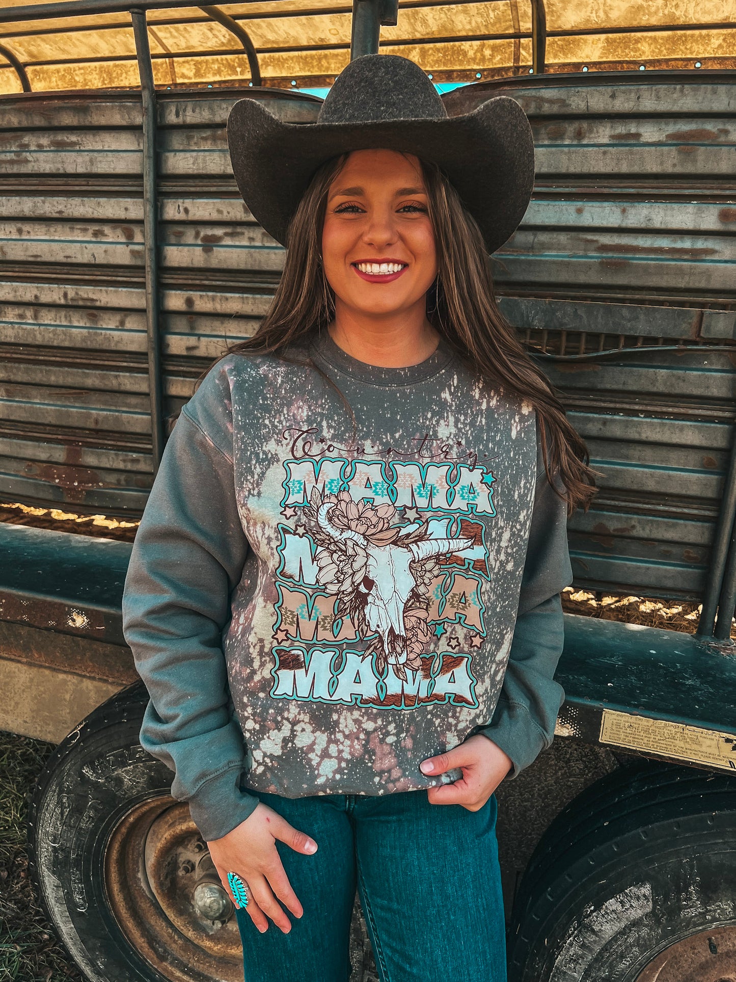 COUNTRY MAMA SWEATSHIRT