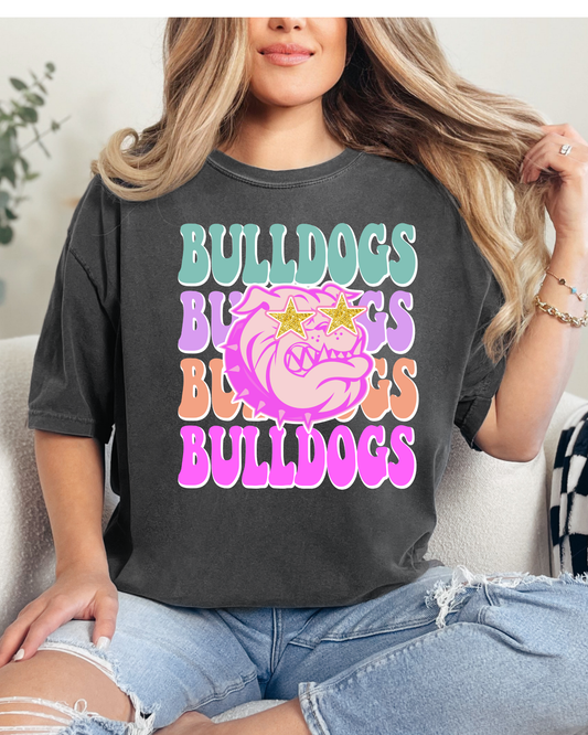 BULLDOGS COLORFUL STACKED TEE (PEPPER)