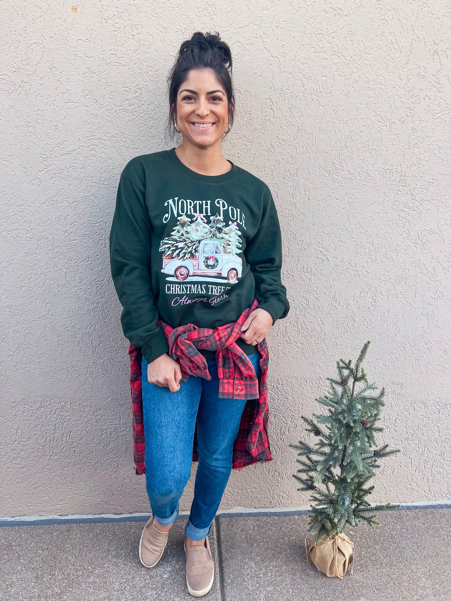 NORTH POLE TREE FARM SWEATSHIRT (ASH)