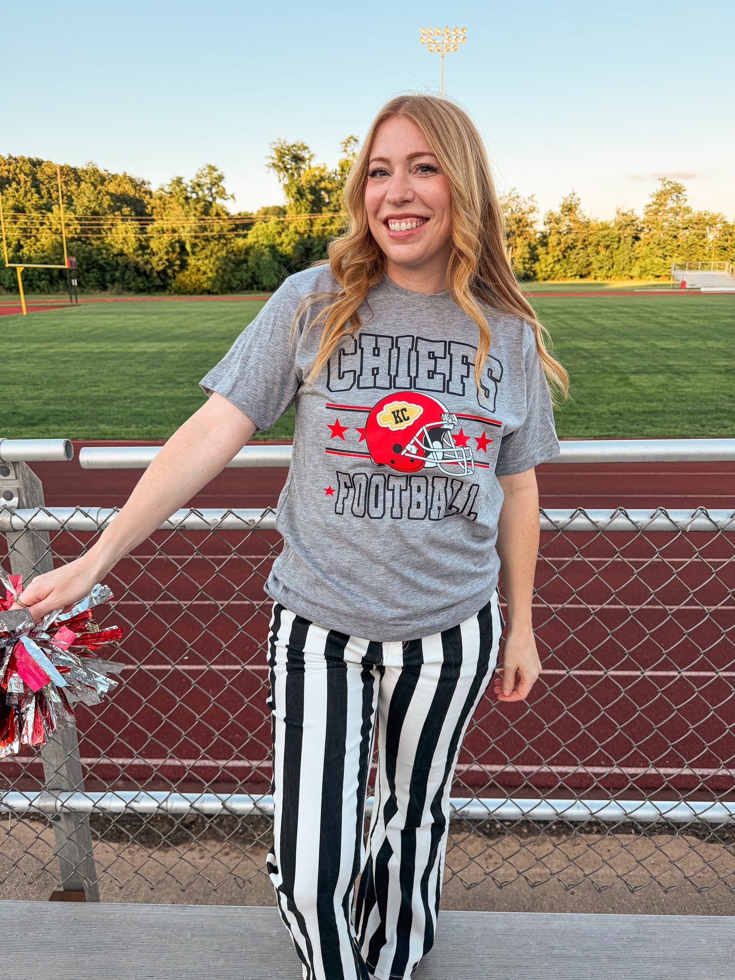 CHIEFS FOOTBALL STARS & STRIPES TEE (GREY)