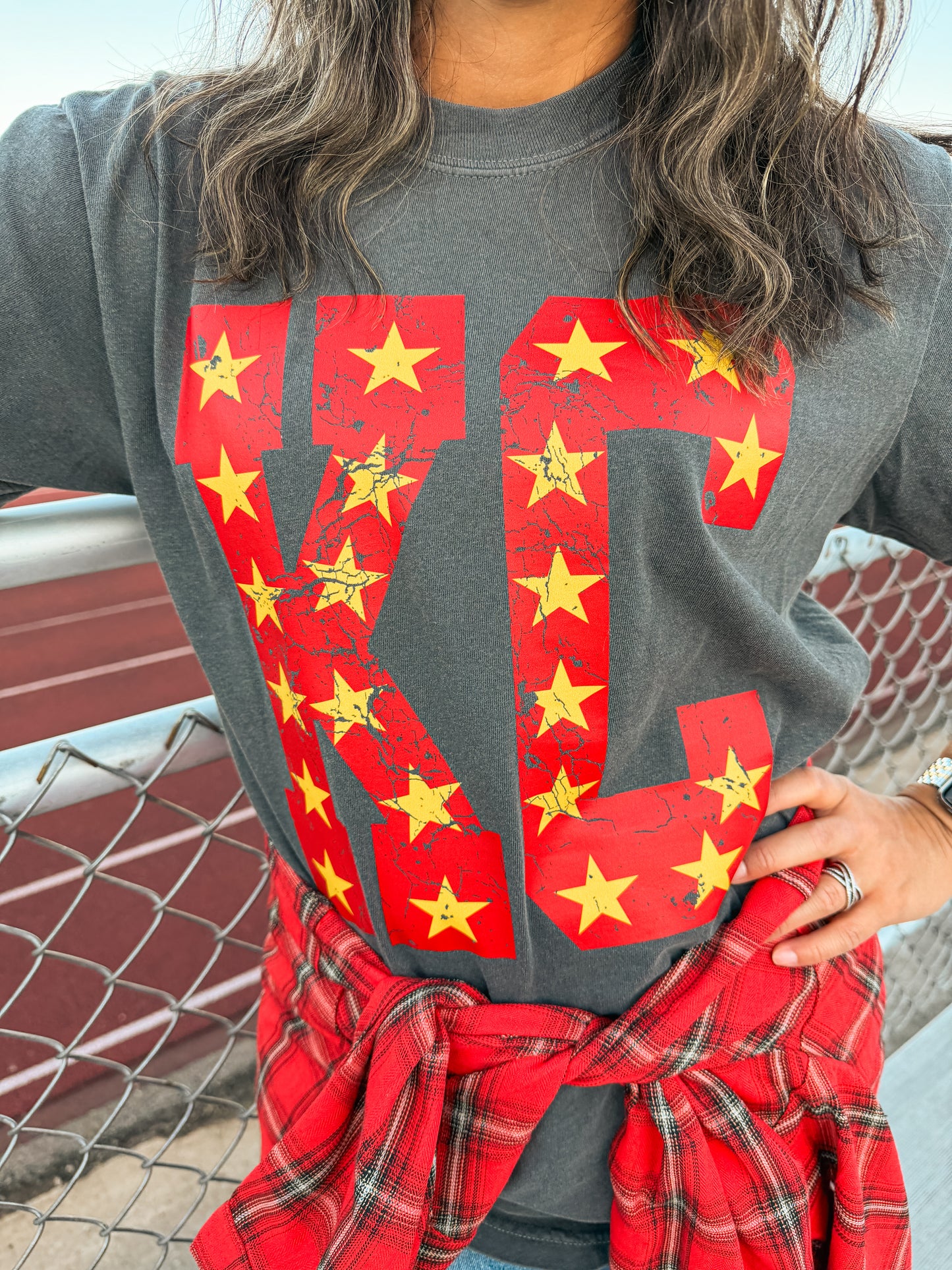 KC BASIC STARS TEE (PEPPER)