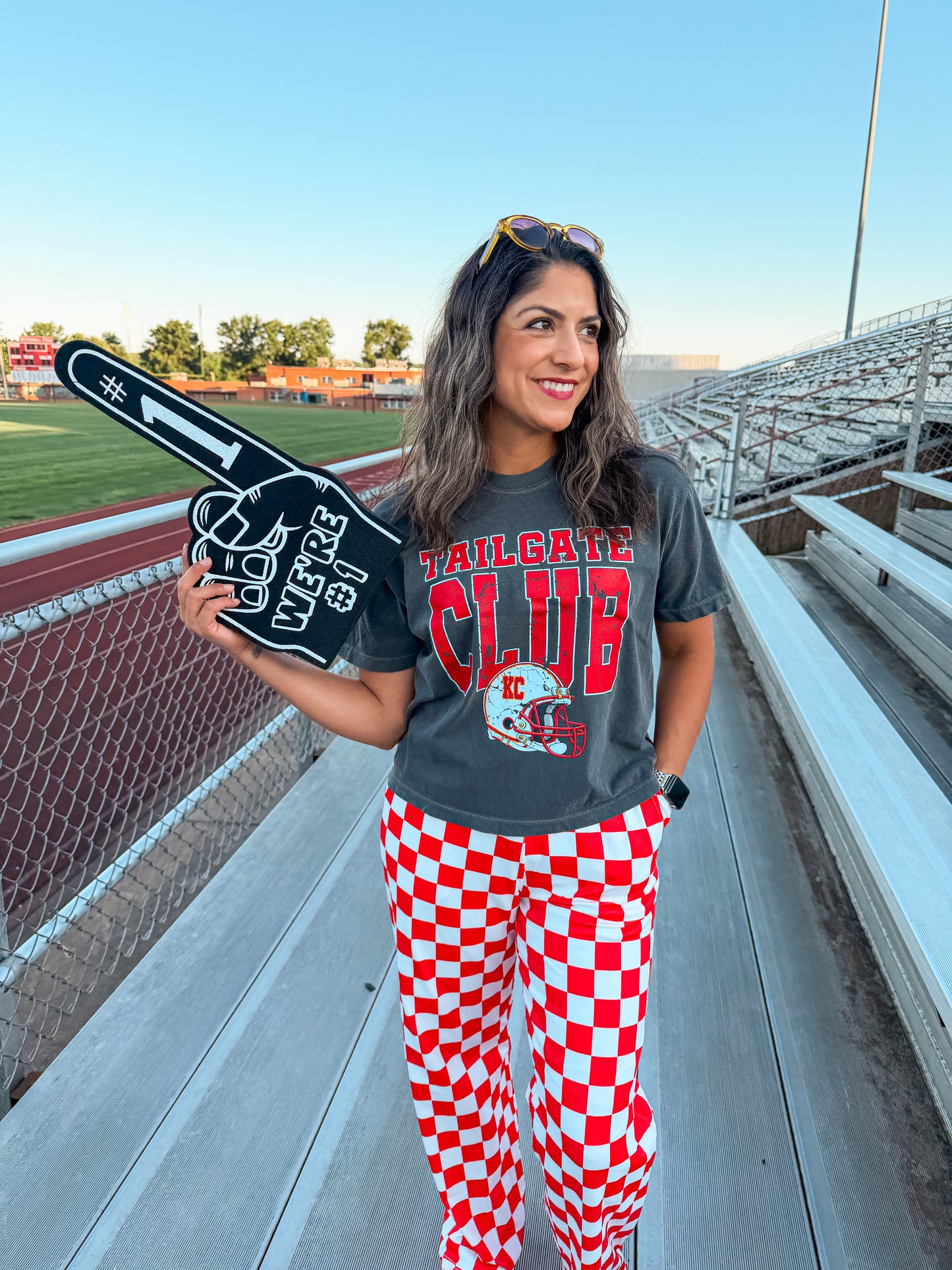 TAILGATE CLUB CROP TEE (PEPPER)