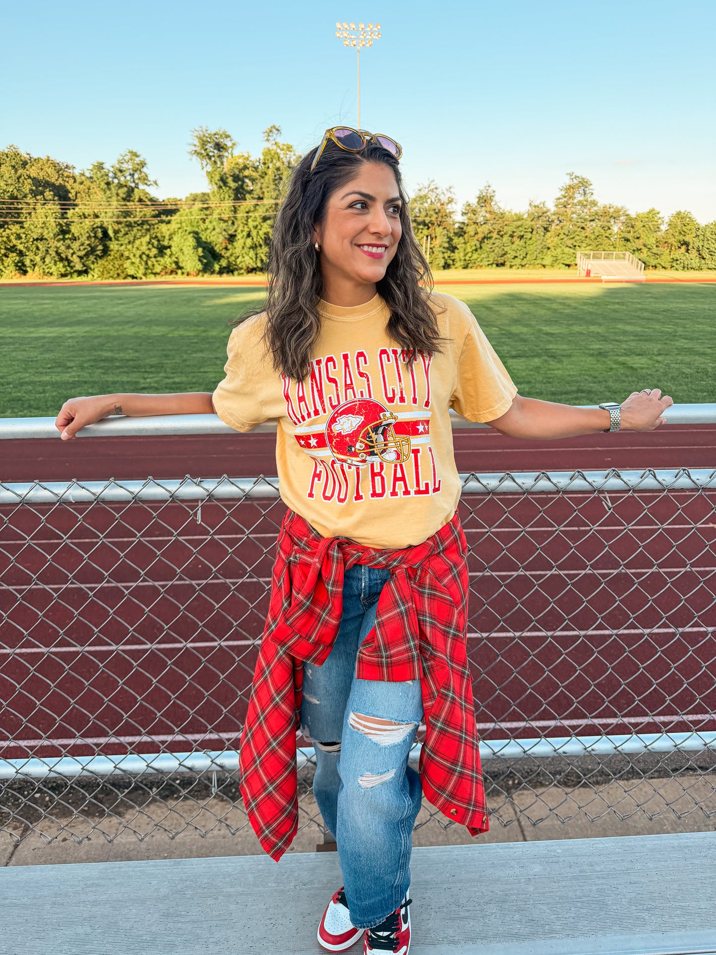 KANSAS CITY FOOTBALL TRENDY STARS TEE (MUSTARD)