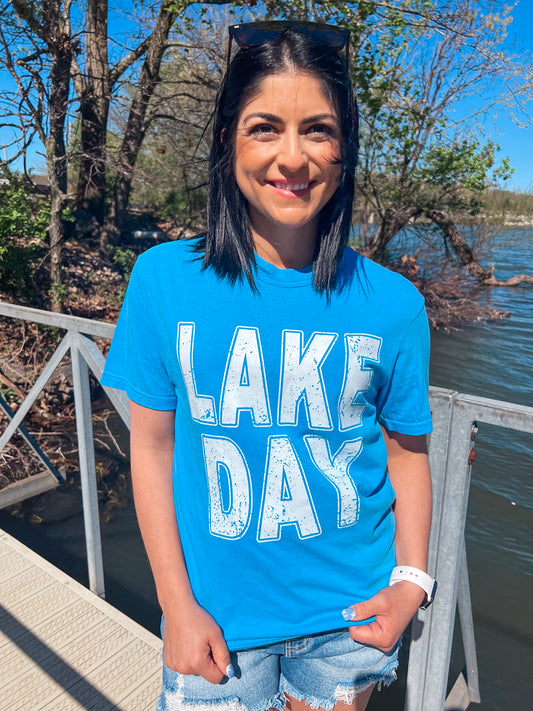 BRIGHT BLUE LAKE DAY TEE