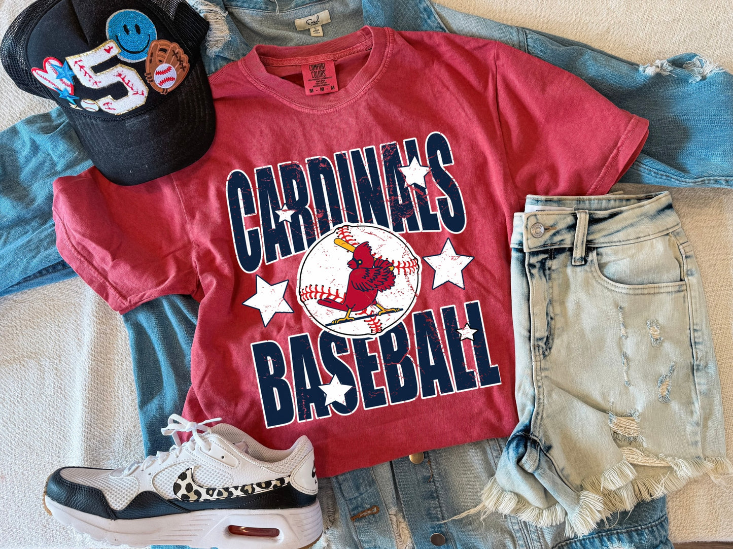 CARDINALS BASEBALL NEE STARS TEE (CRIMSON)