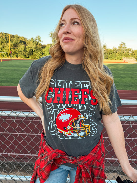 CHIEFS STACKED TEE (PEPPER)