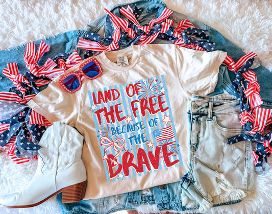 LAND OF THE FREE TEE (IVORY)