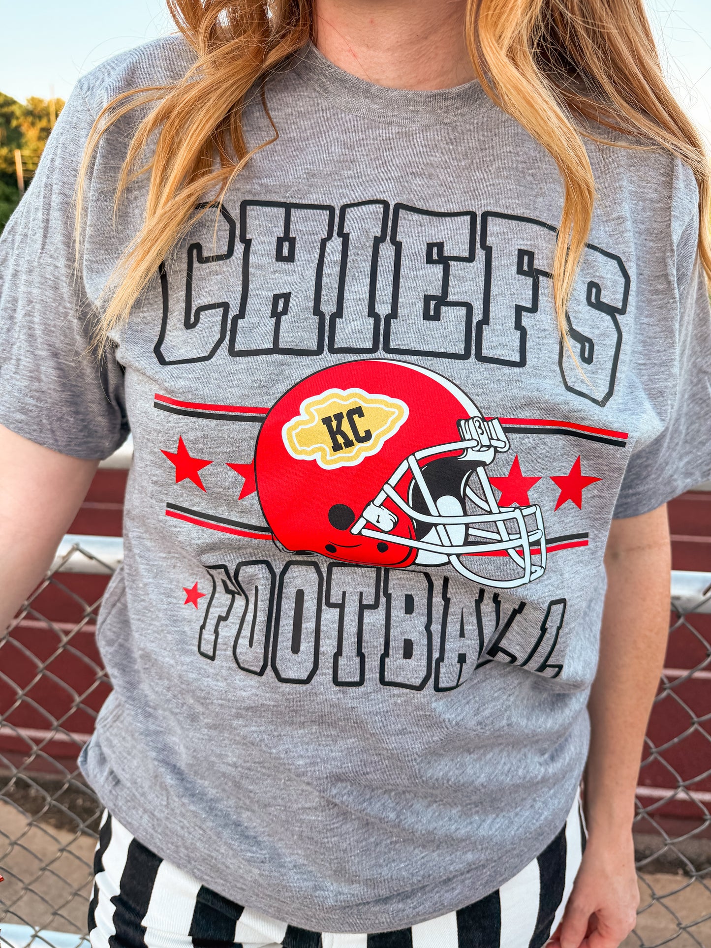CHIEFS FOOTBALL STARS & STRIPES TEE (GREY)