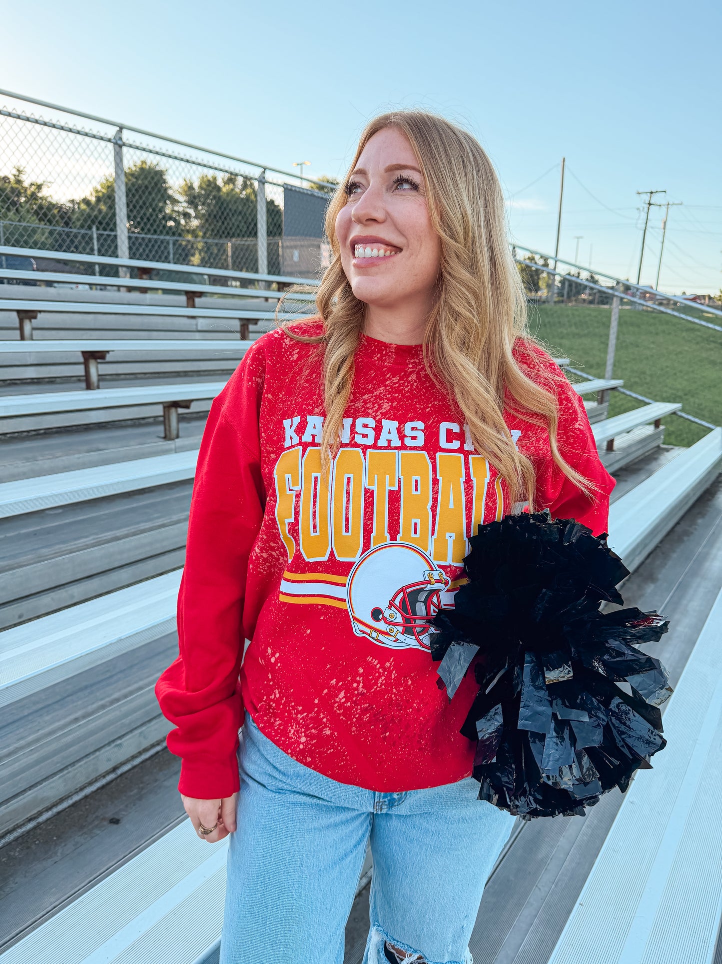 KANSAS CITY FOOTBALL BLEACHED SWEATSHIRT (RED)