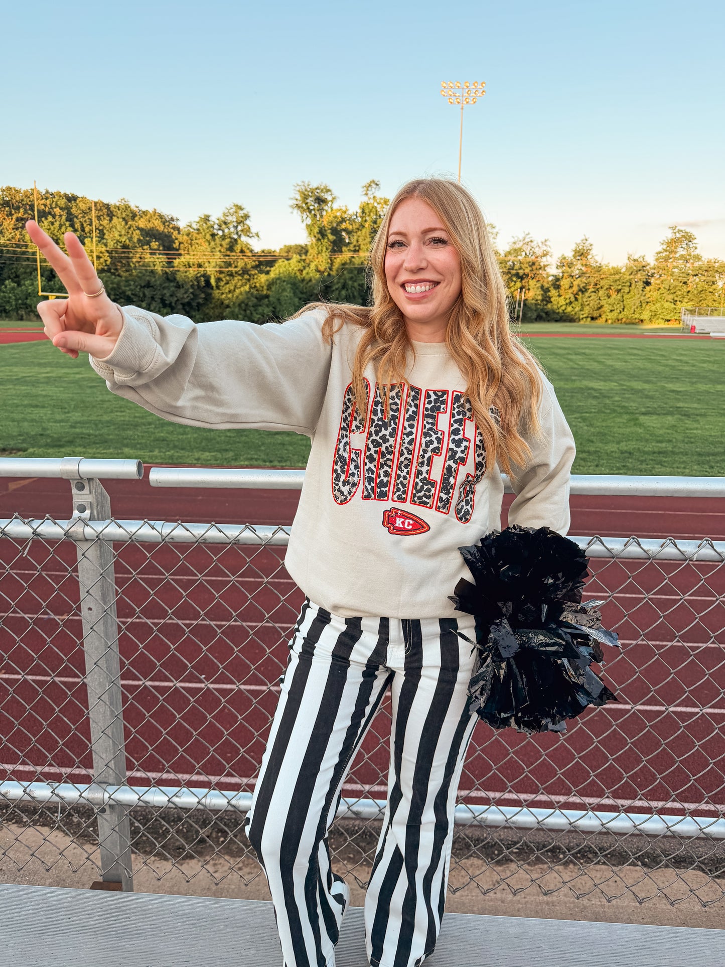 CHIEFS LEOPARD SWEATSHIRT (SAND)