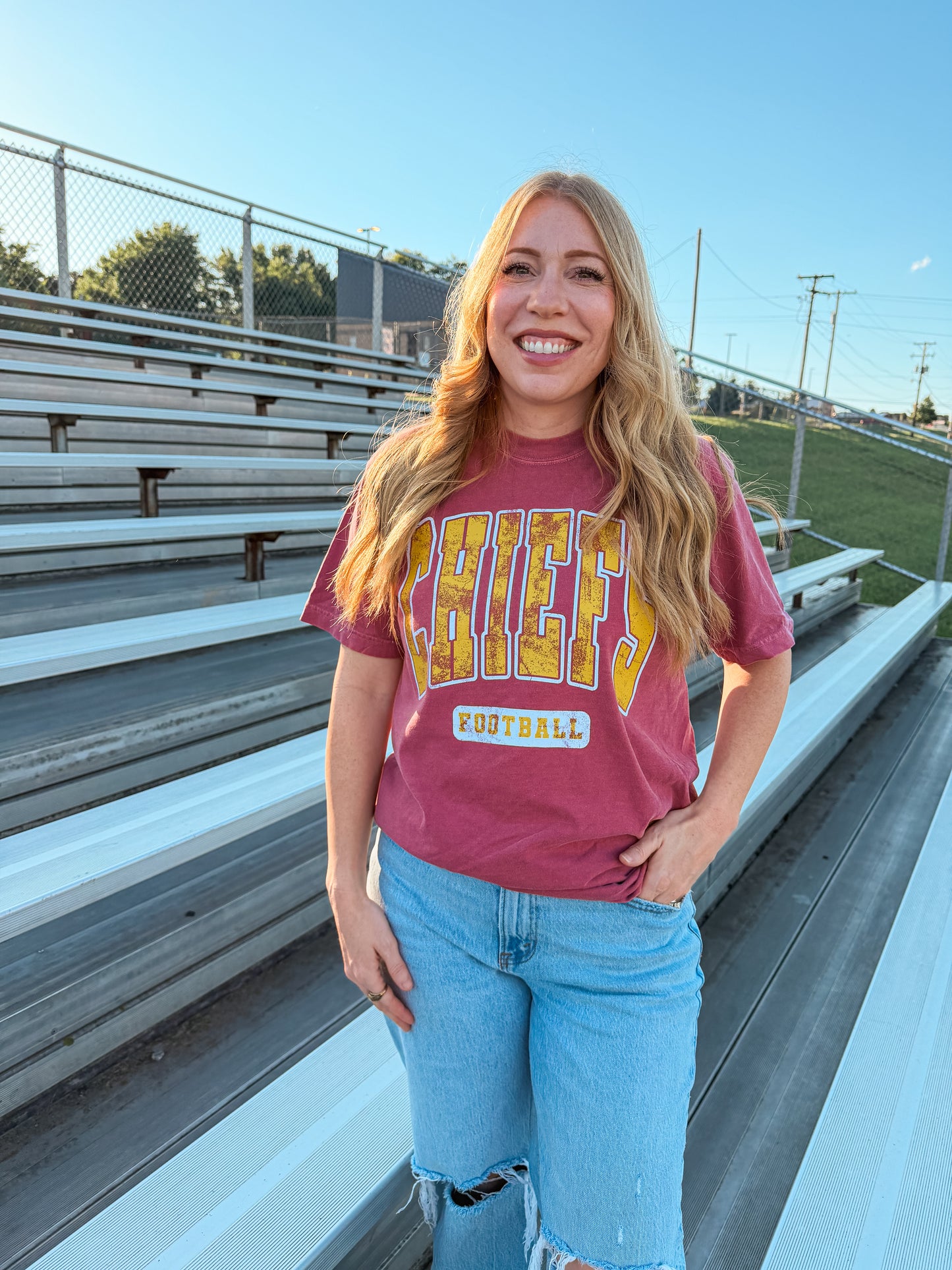 CHIEFS FOOTBALL BASIC TEE (CRIMSON)