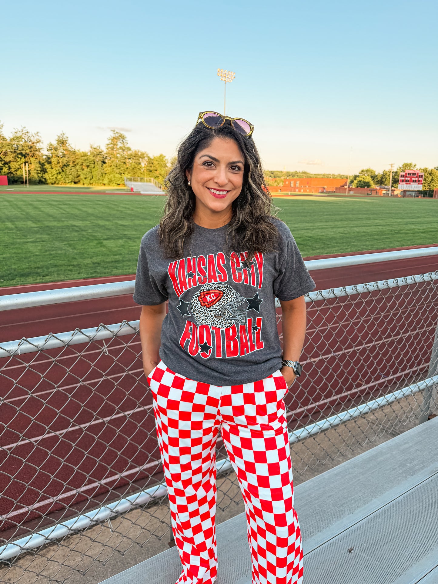 KANSAS CITY FOOTBALL FAVE STARS TEE (PEPPER)