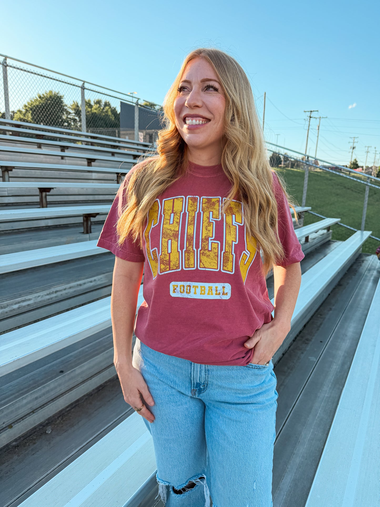 CHIEFS FOOTBALL BASIC TEE (CRIMSON)