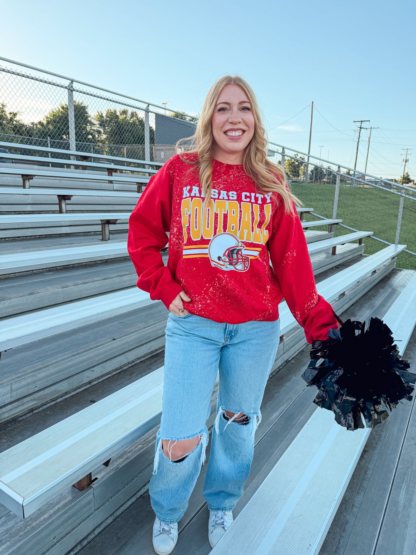 KANSAS CITY FOOTBALL BLEACHED SWEATSHIRT (RED)