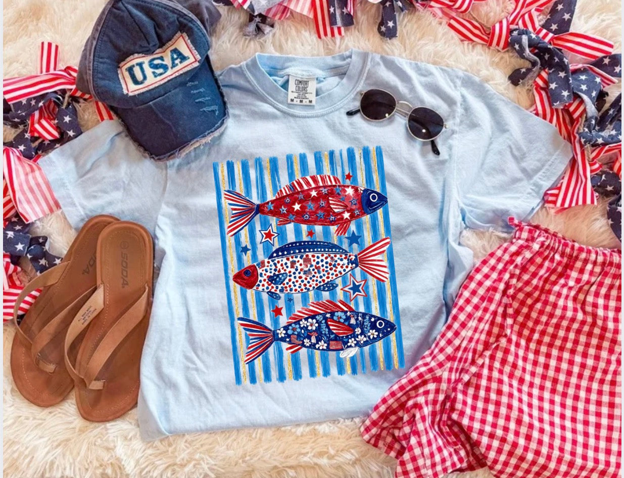 RED WHITE AND BLUE FISH TEE (CHAMBRAY)