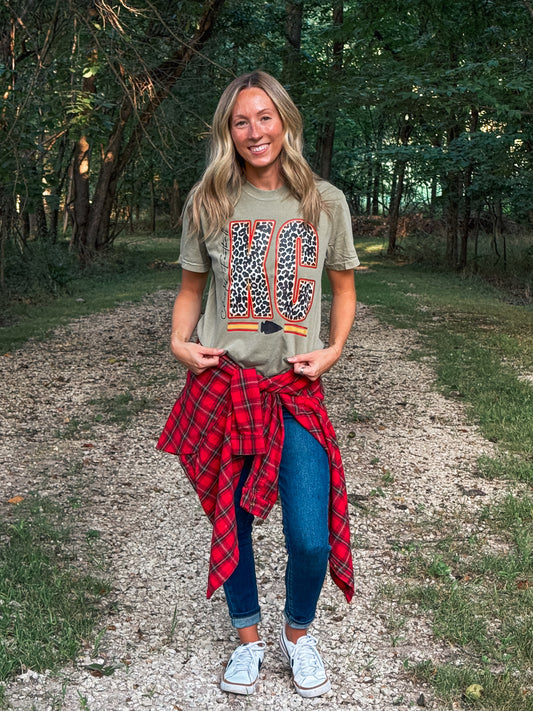 KC LEOPARD TEE (KHAKI CC)