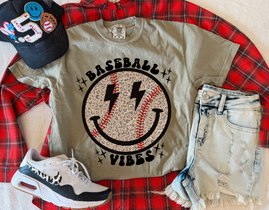 BASEBALL VIBES TEE (KHAKI)